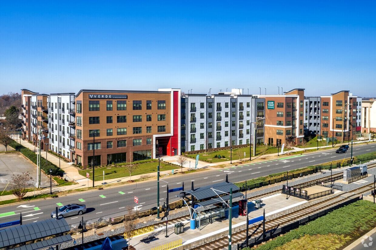 verde-at-mccullough-station-charlotte-nc-building-photo